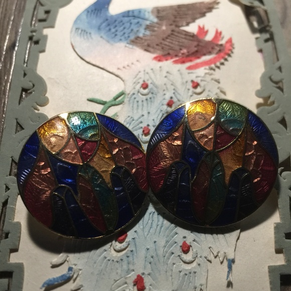 Earings - Picture 1 of 3